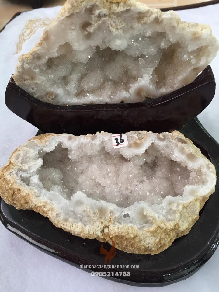 Khối đá thạch anh bát tụ bảo