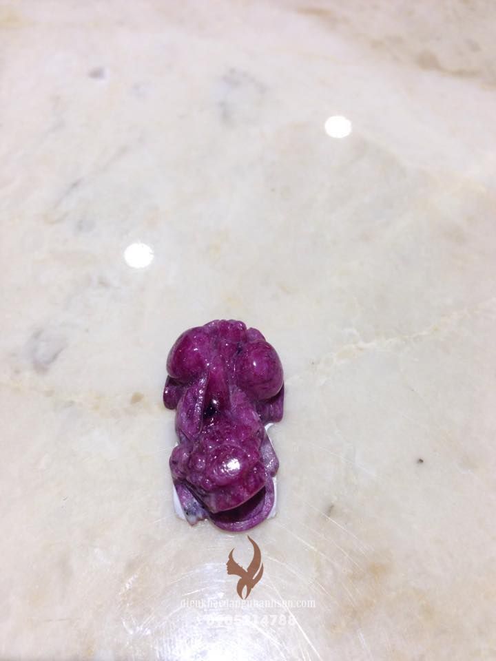 Mặt tỳ hưu đá RUBY