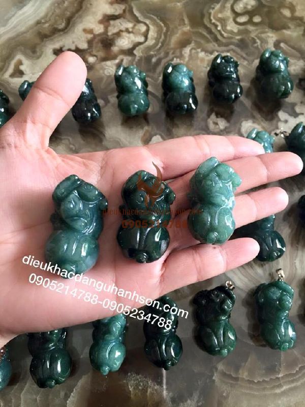 Mặt dây chuyền tỳ hưu đá ngọc jadeit