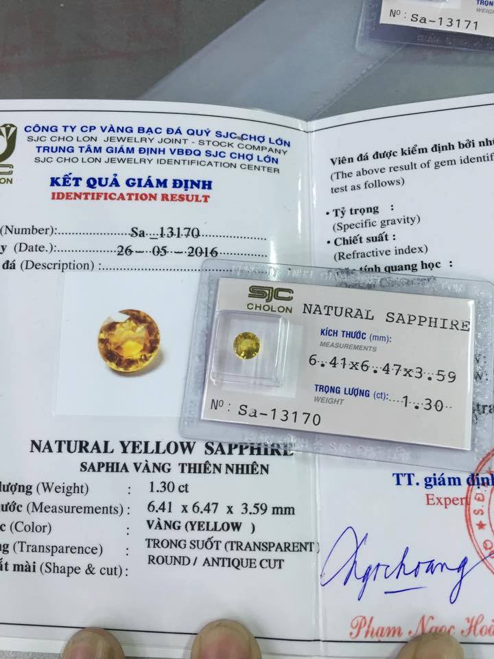 Đá saphia thiên nhiên kèm chứng thư kiểm định đá quý DQ05