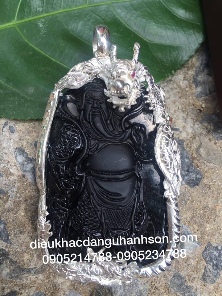 Mặt dây chuyền Quan công đá obisidian ốp bạc ta nguyên chất QC03