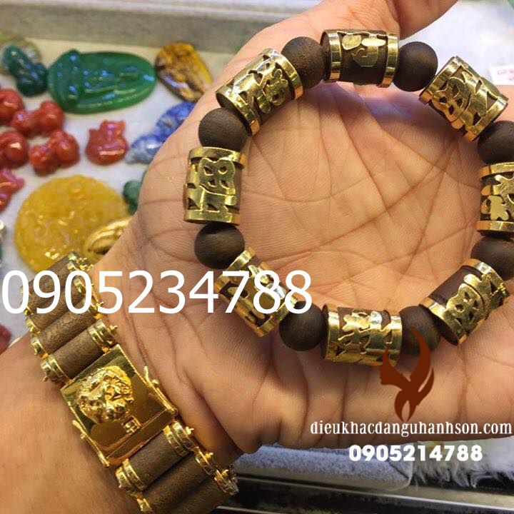 Vòng tay trầm hương  hạt 10 ly ốp vàng tây 18k chữ Phúc Lộc Thọ H07