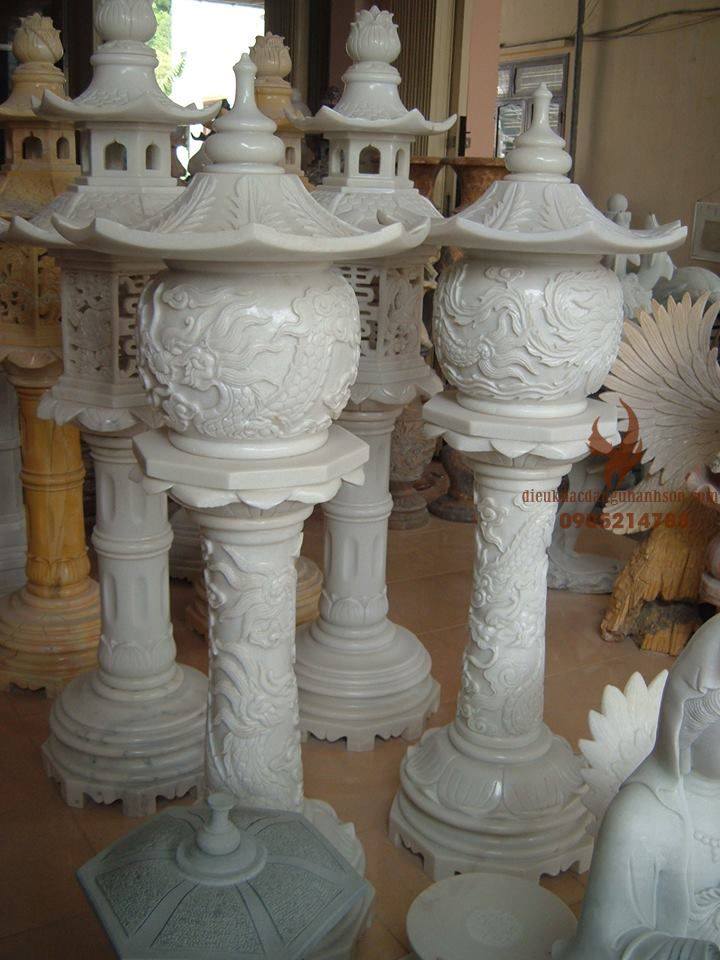 Đèn điêu khắc chế tác từ các khối đá tự nhiên của những nghệ nhân
