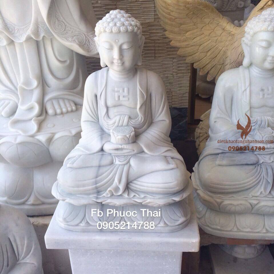 Tượng phật được điêu khắc chế tác từ các khối đá tự nhiên của những nghệ nhân