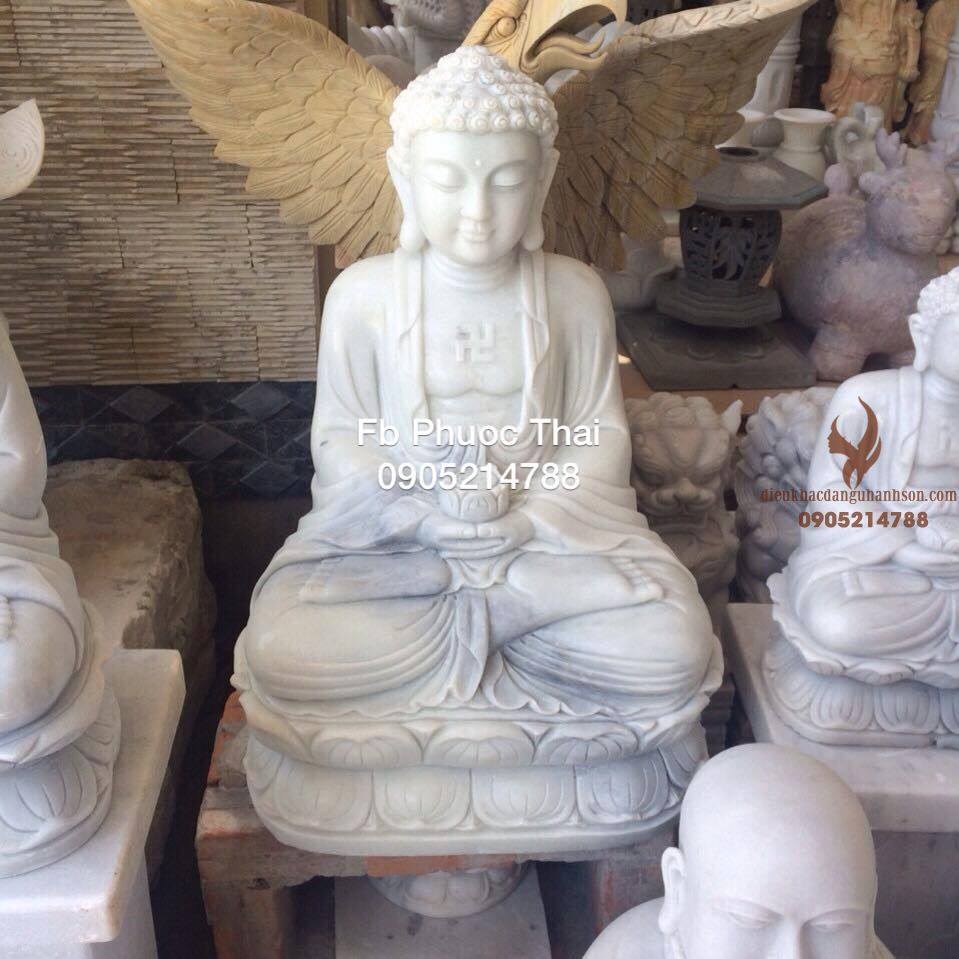 Tượng phật được điêu khắc chế tác từ các khối đá tự nhiên của những nghệ nhân