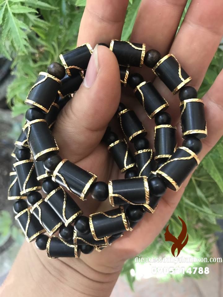Vòng tay trầm hương Inđô vàng tây 18k (Mã sản phẩm: TH21)