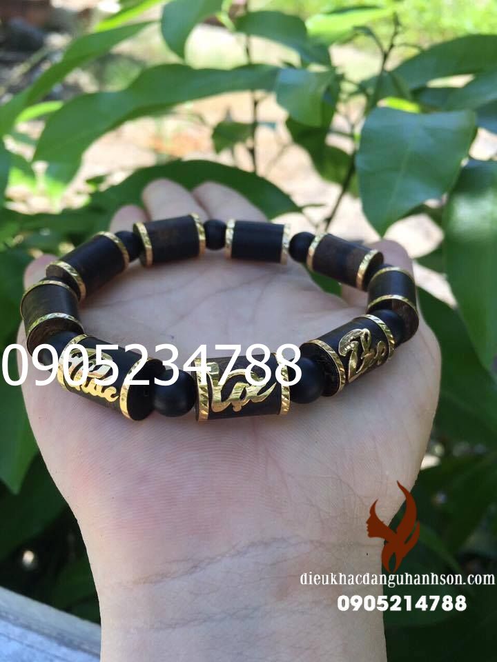 Vòng tay trầm hương inđô  hạt 10 ly ốp vàng tây 18k chữ Phúc Lộc Thọ TH09