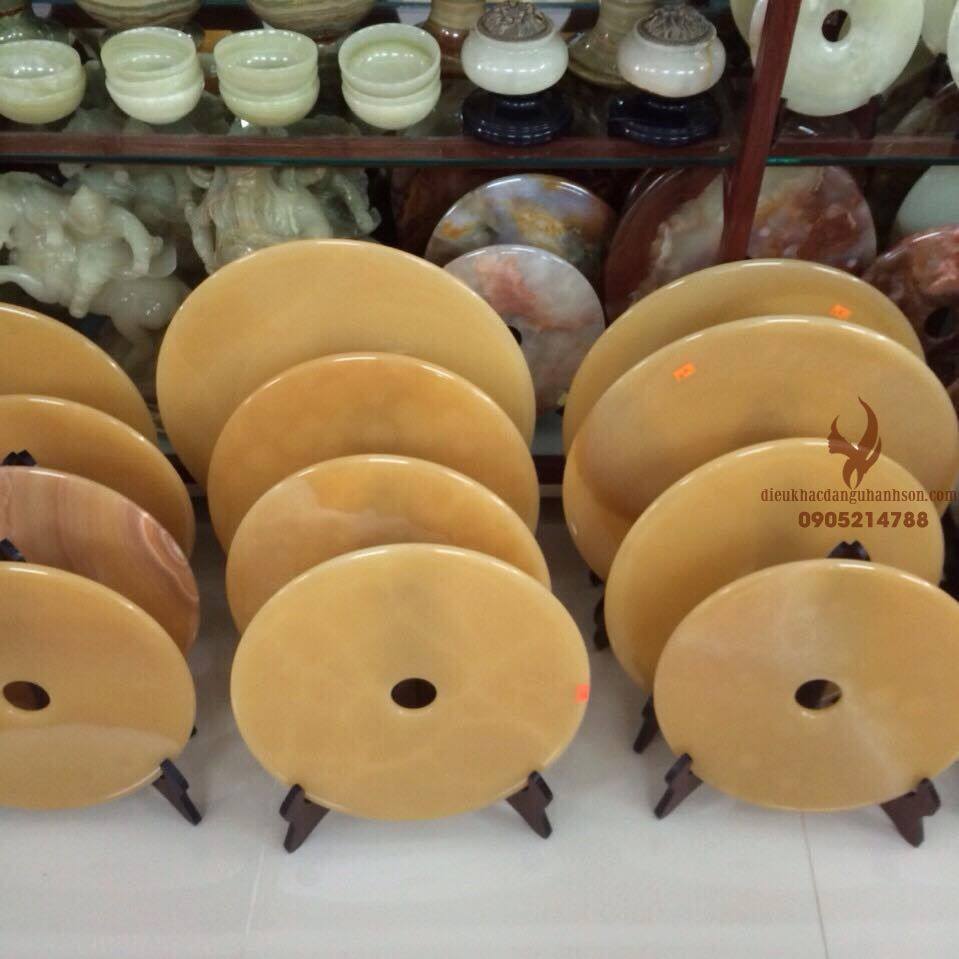 Đồng tiền phong thủy chế tác từ đá ngọc, đá thạch anh vàng, đá ngọc lưu ly cực đẹp