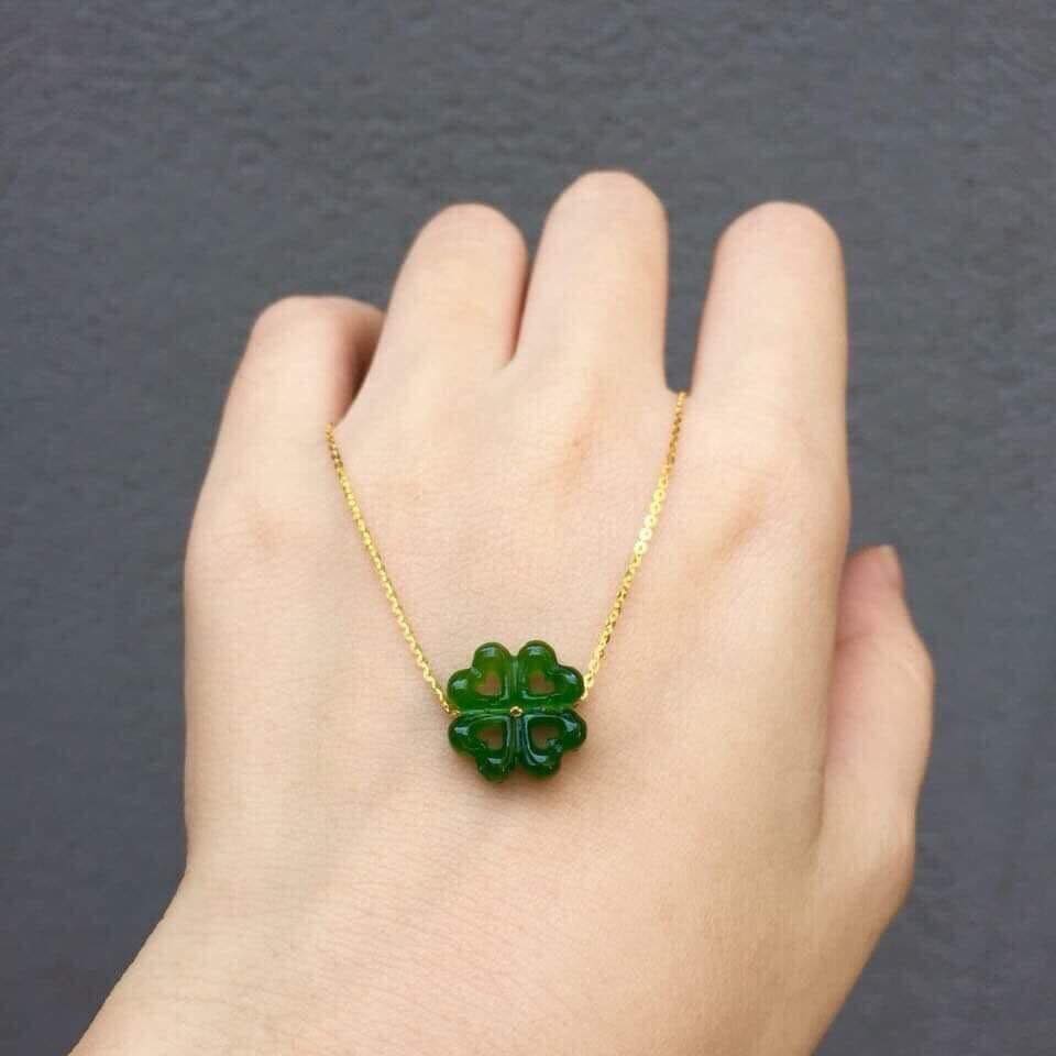 Mặt dây chuyền cỏ 4 lá Ngọc bích (Nephrite) thiên nhiên kèm dây vàng tây 18k (Mã sản phẩm: NB01)