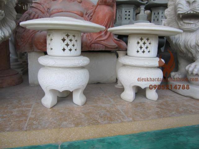 Đèn điêu khắc chế tác từ các khối đá tự nhiên của những nghệ nhân
