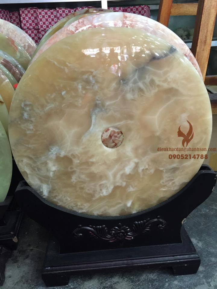 Đồng tiền phong thủy chế tác từ đá ngọc, đá thạch anh vàng, đá ngọc lưu ly cực đẹp