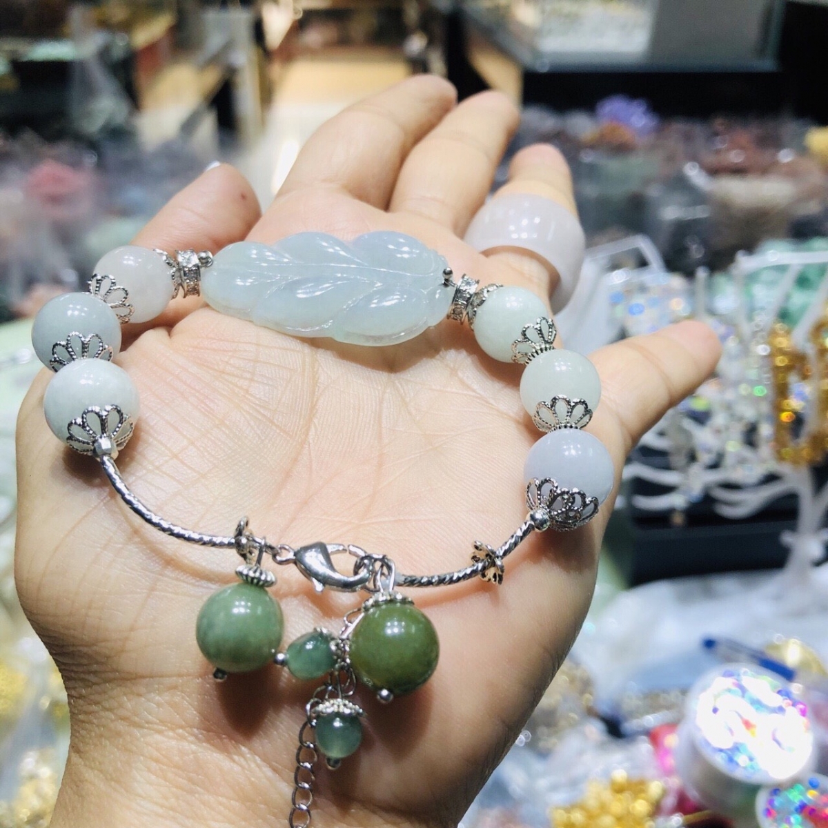 Vòng tay bạch ngọc mix charm  (Mã sản phẩm: VTPKV07)