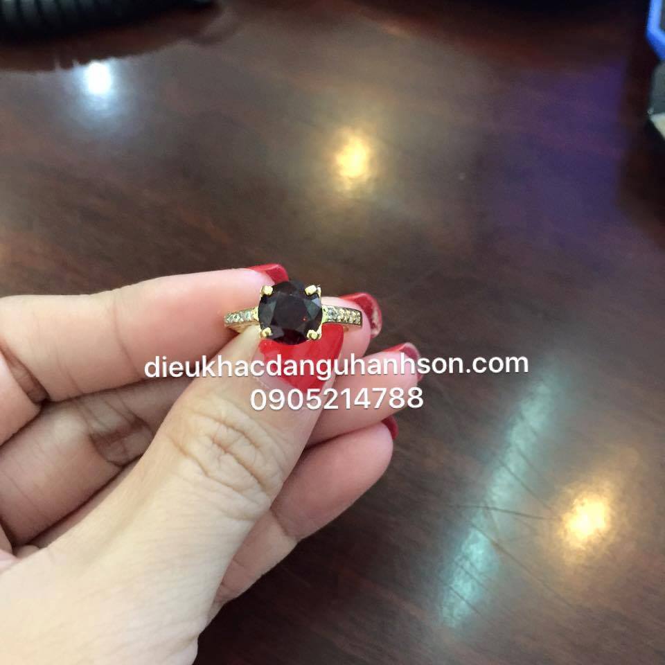 Nhẫn đá garnet - Ngọc Hồng Lựu thiên nhiên ốp vàng tây 10k, 18k ND01