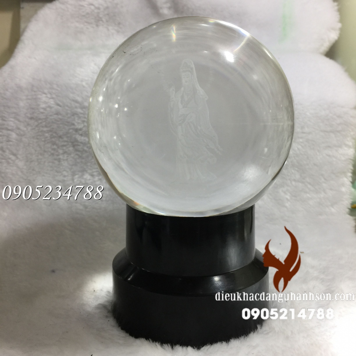 Quả cầu pha lê bắn 3D kèm đế đèn QC42