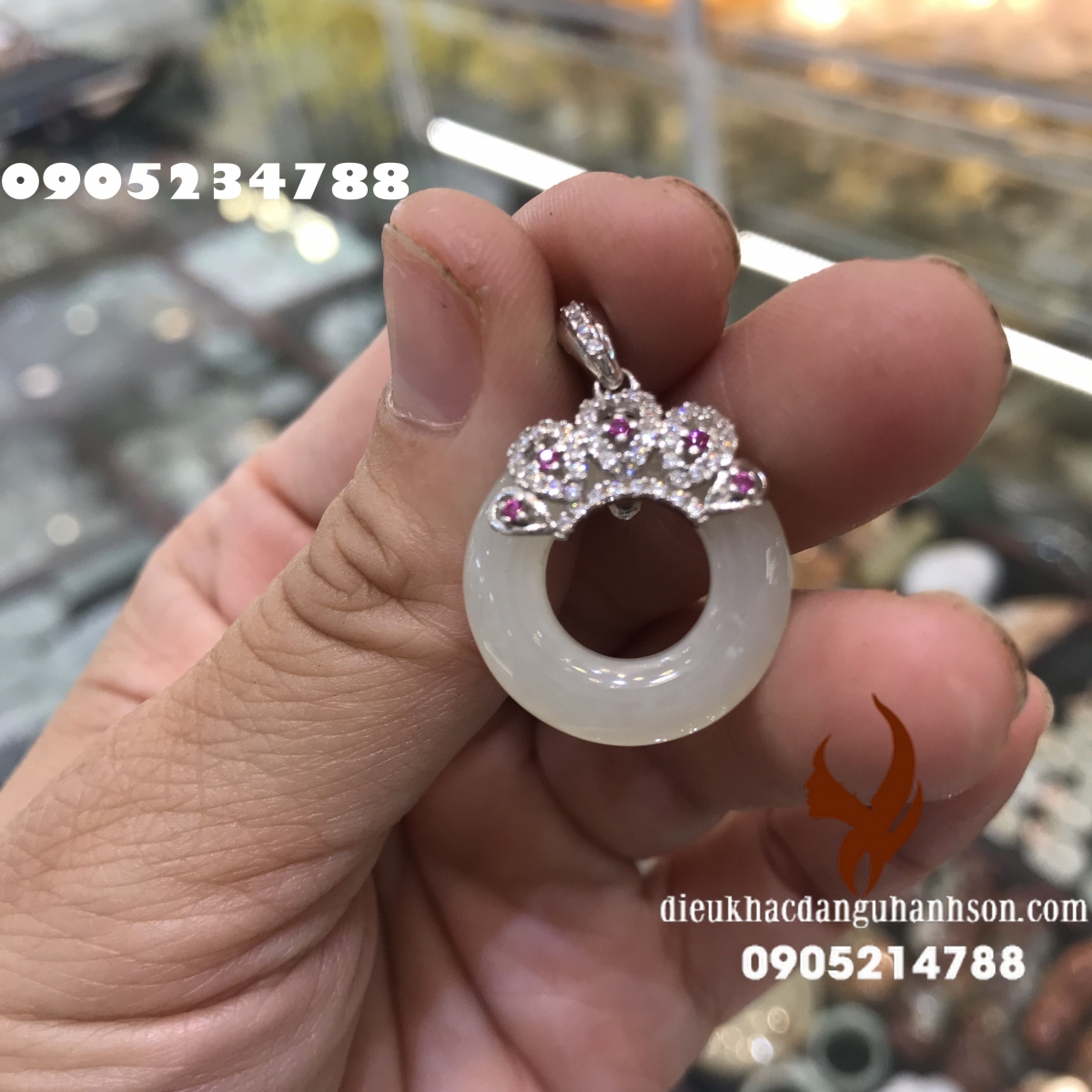Mặt dây chuyền Đồng điếu Bạch Ngọc - Nephrite trắng thiên nhiên (Mã sản phẩm: MDC23)