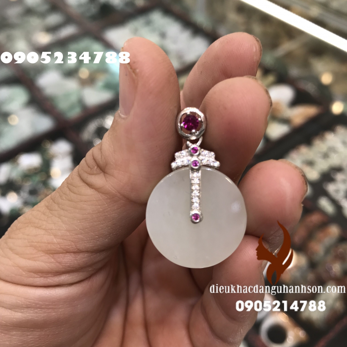 Mặt dây chuyền Đồng điếu Bạch Ngọc - Nephrite trắng thiên nhiên (Mã sản phẩm: MDC21)