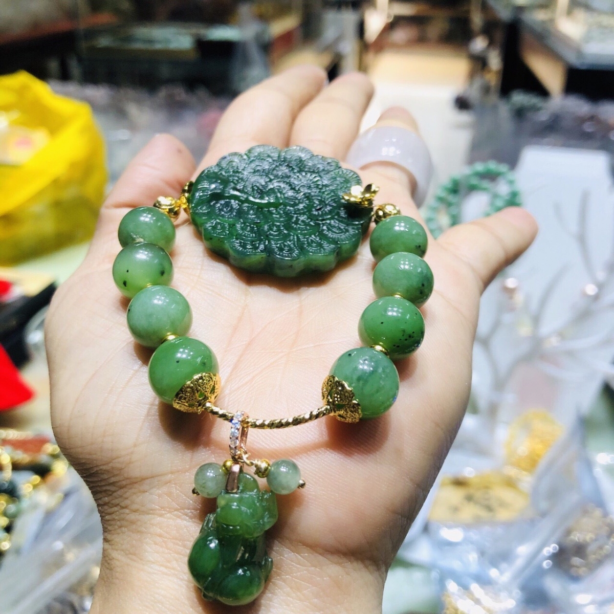 Vòng tay bạch ngọc mix charm  (Mã sản phẩm: VTPKV07)