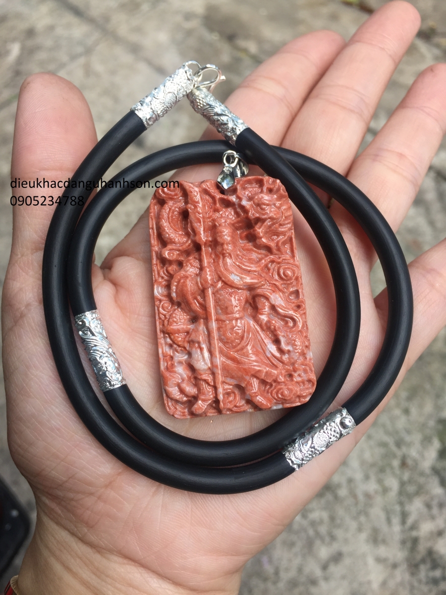 Mặt dây chuyền Quan công Ngọc cà rốt thiên nhiên kèm dây da ốp bạc 4 khúc QC18