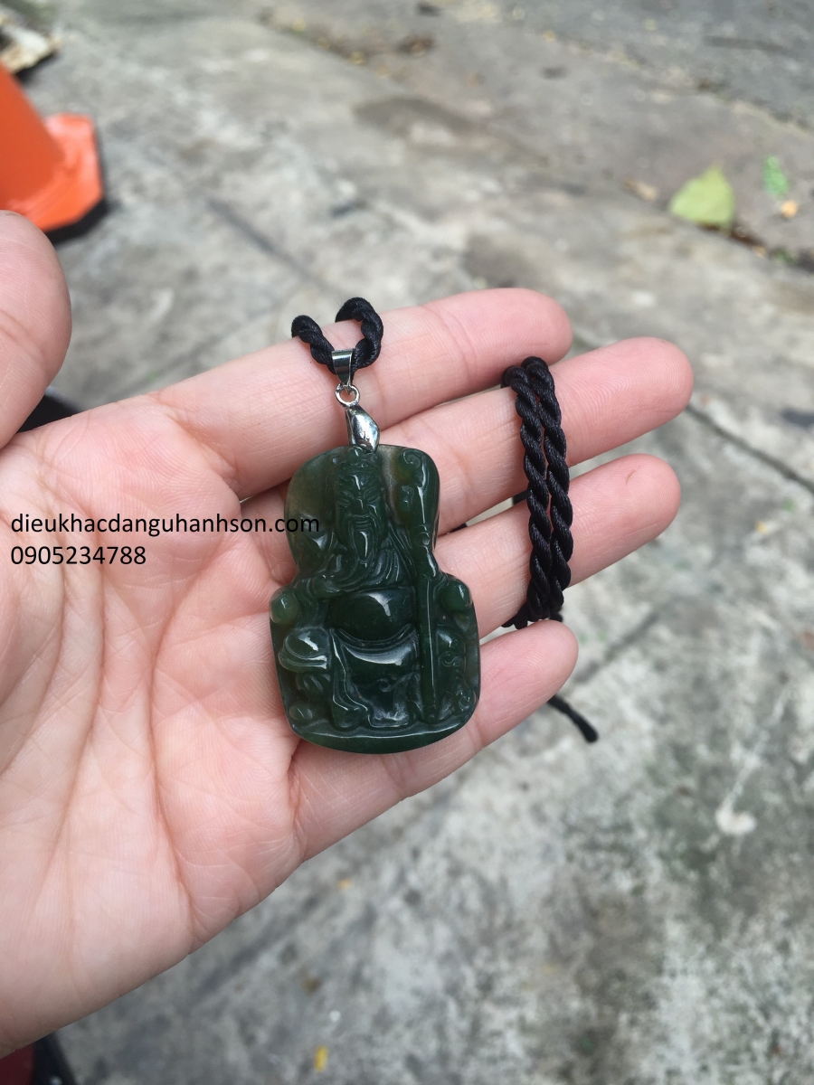 Mặt dây chuyền Quan công Ngọc caxedon thiên nhiên QC17