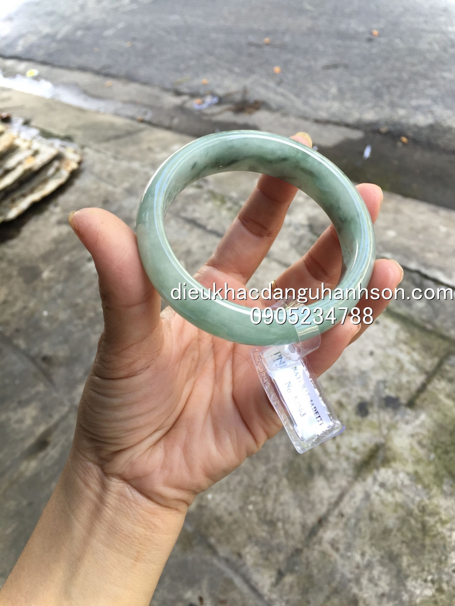 Vòng tay bản liên ngọc cẩm thạch thiên nhiên kèm chứng thư kiểm định đá quý của PNJ VTBL33