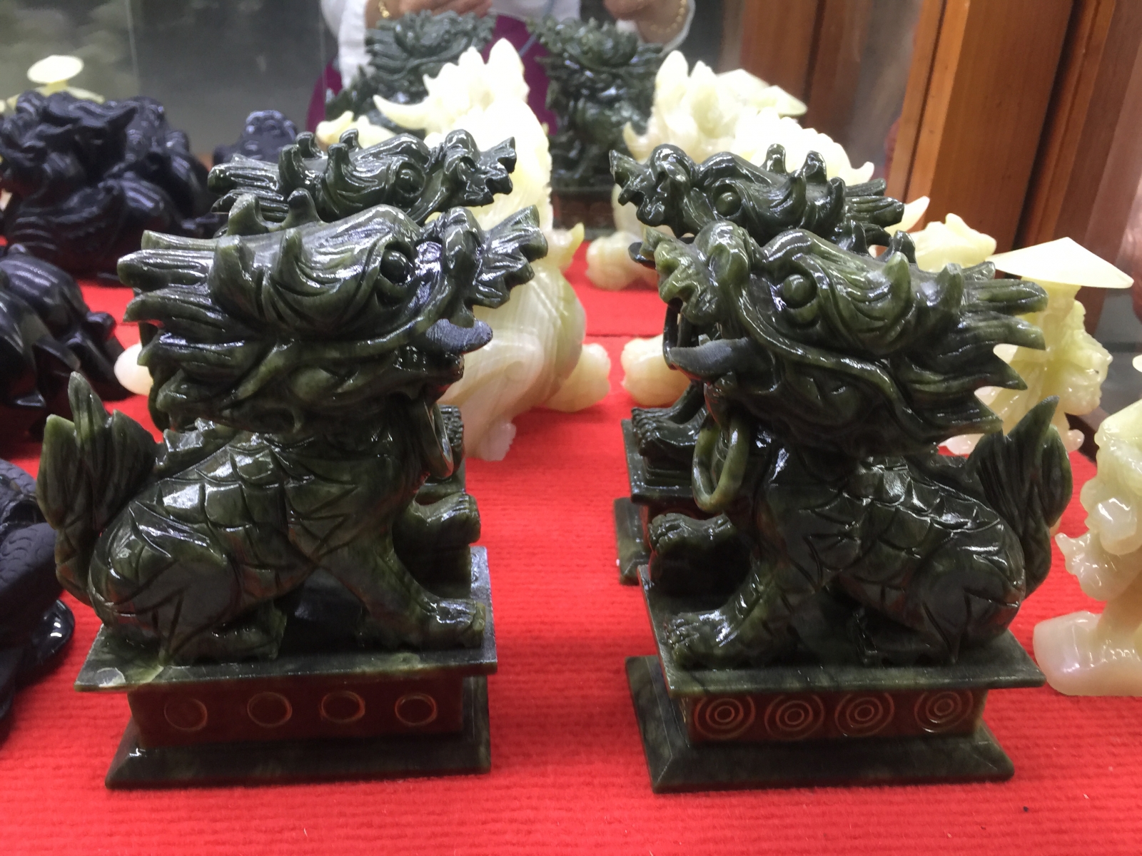 Tỳ hưu phong thủy đá lam ngọc VPTH02