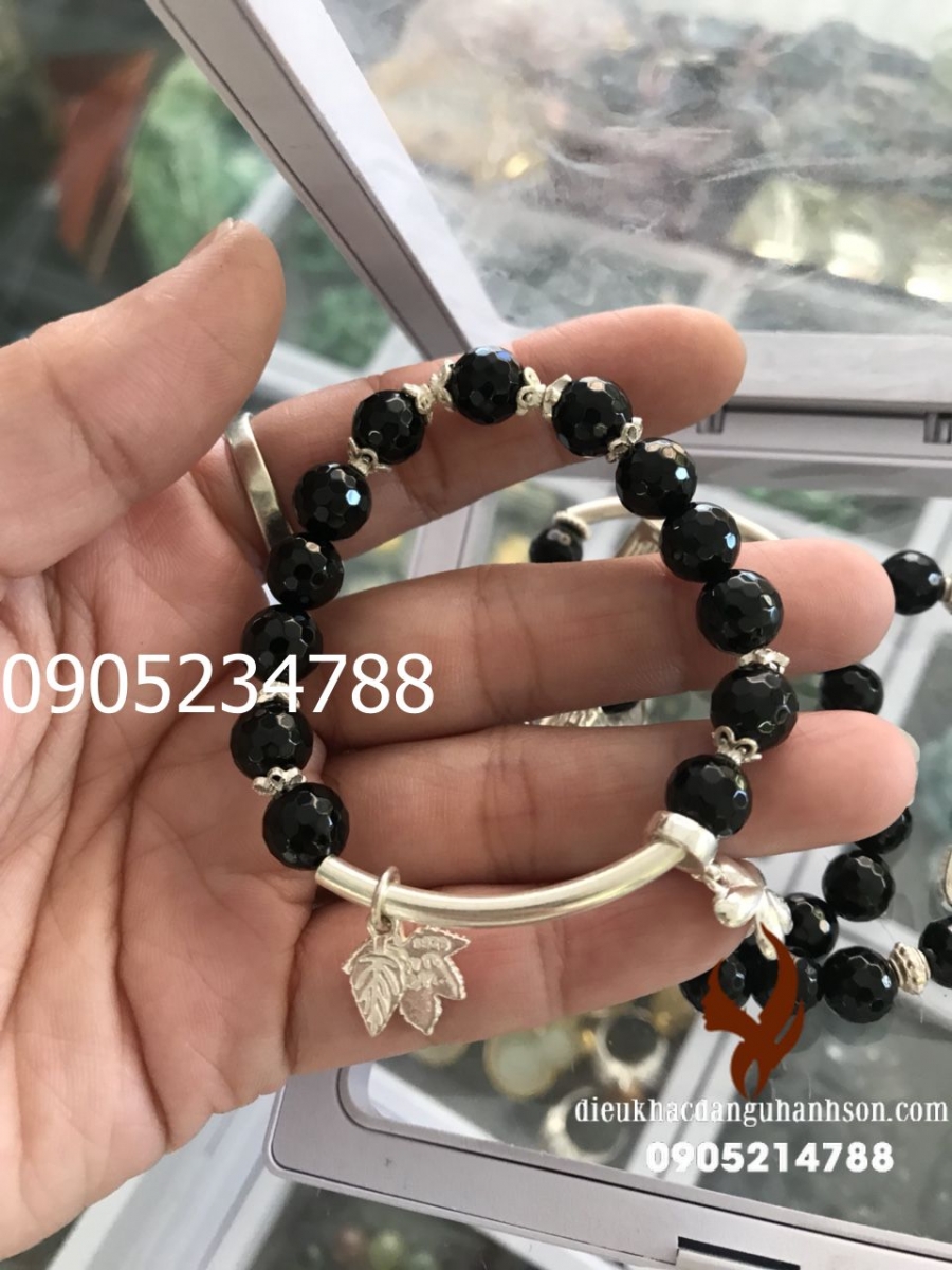 Vòng tay đá mã não thiên nhiên mix charm bạc ta (Mã sản phẩm: VTPK16)