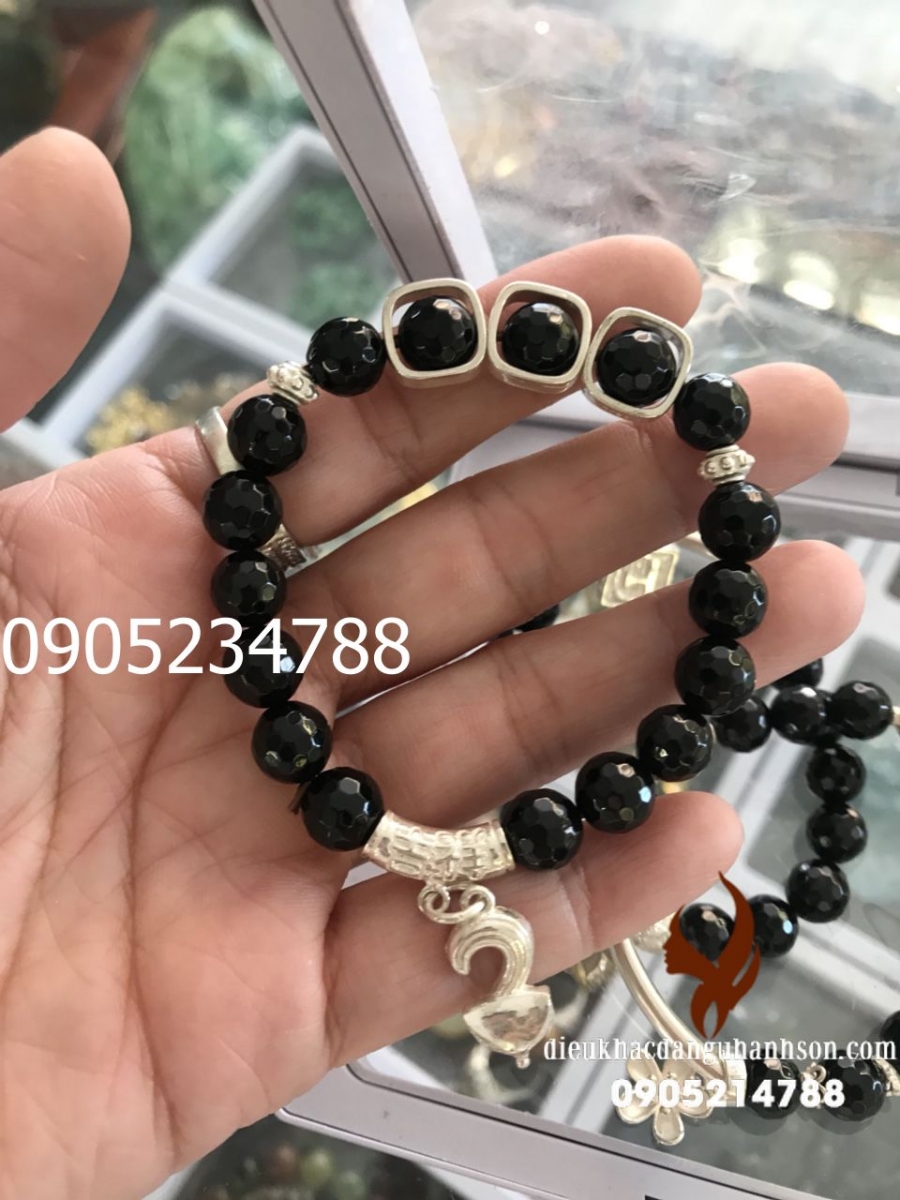 Vòng tay đá mã não thiên nhiên mix charm bạc ta (Mã sản phẩm: VTPK14)
