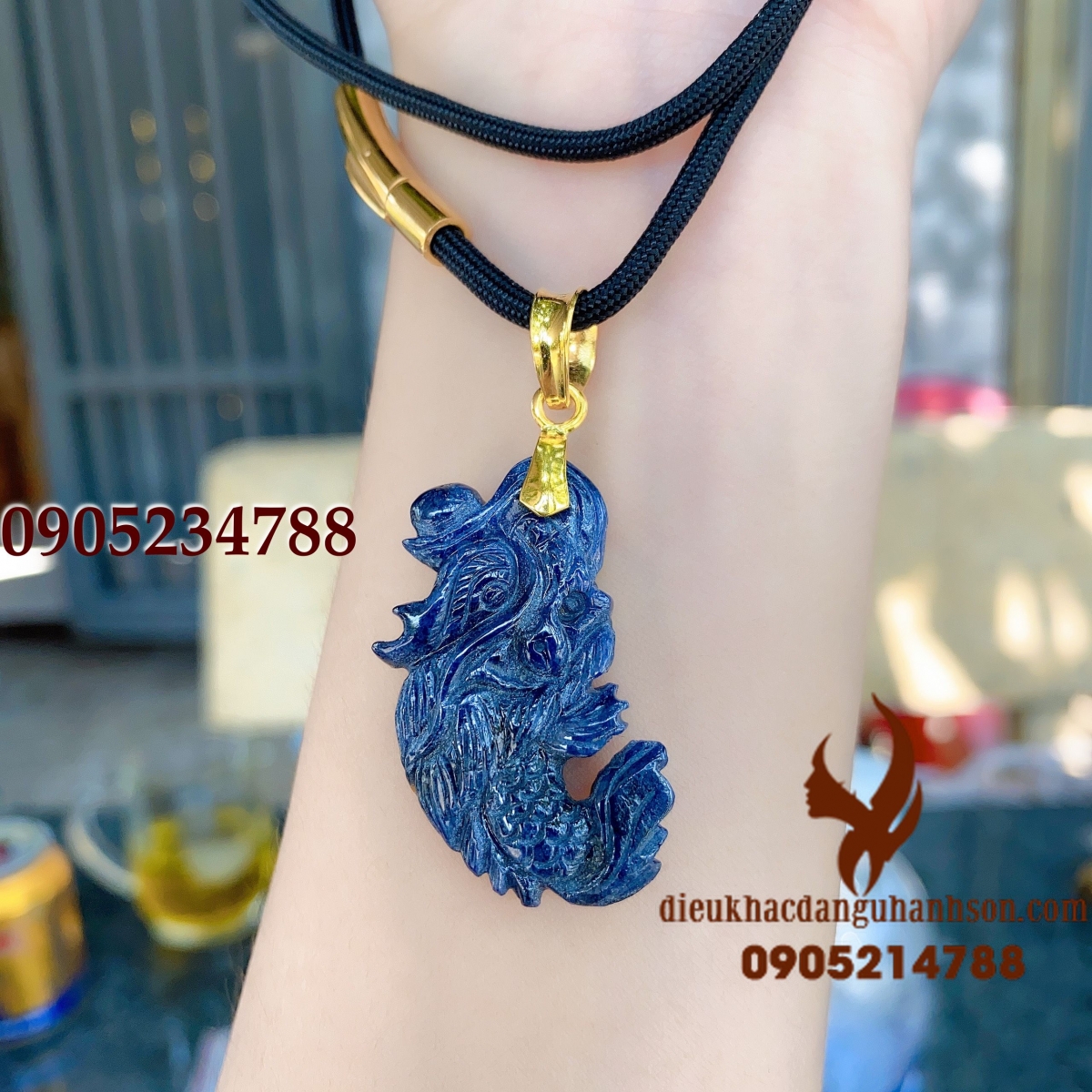 Mặt dây chuyền cá chép vượt vũ môn đá  Saphia (sapphire) thiên nhiên (Mã sản phẩm: CC07)