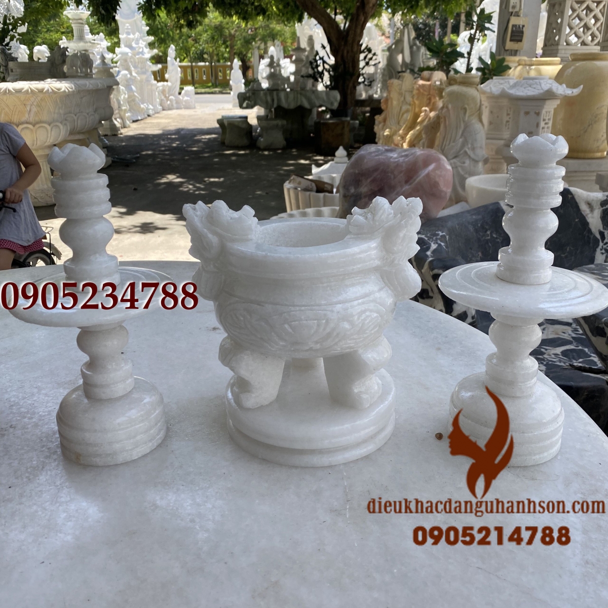 Lư hương, đế chân đèn bà thờ đá trắng Non Nước Nguyên Khối (lư cao 20 cm, đèn cao 30cm) (LH10)