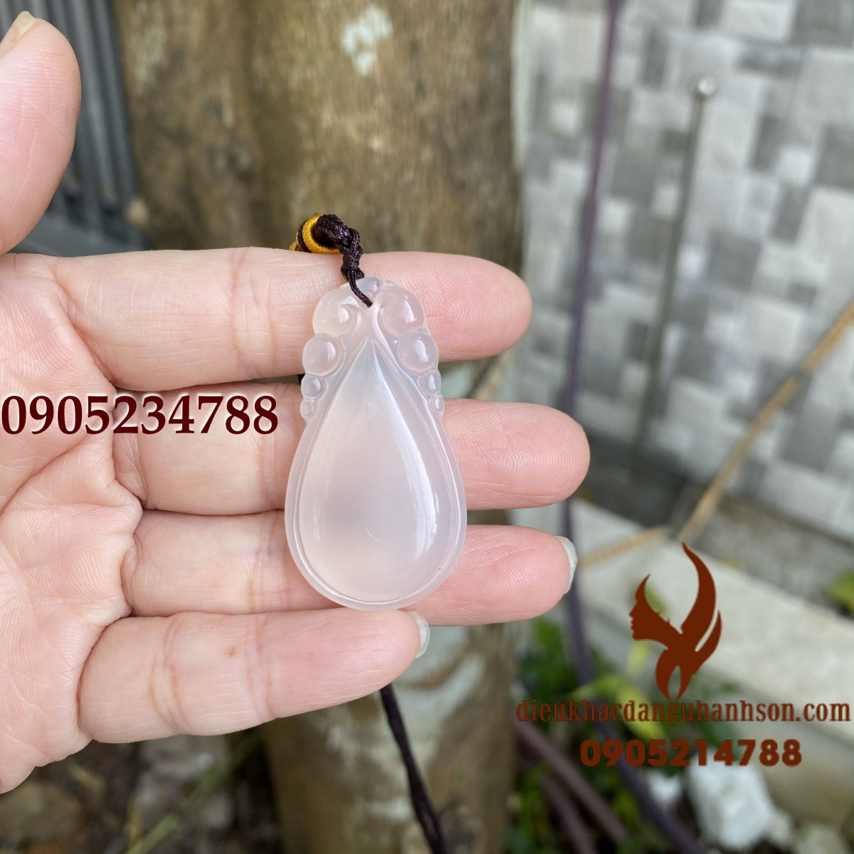 Mặt dây chuyền lục bình đá mã não trắng tự nhiên (Mã sản phẩm: BH01)