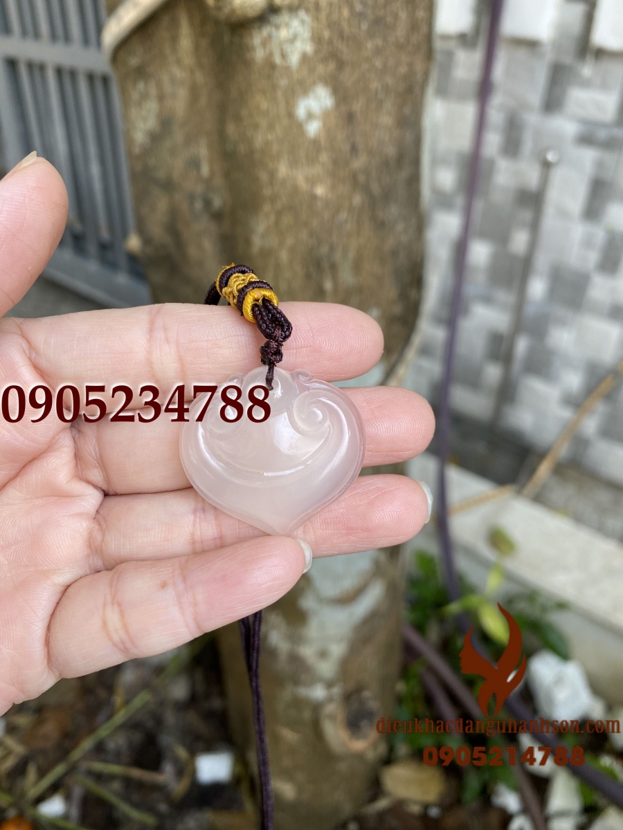 Mặt dây chuyền khánh ngọc như ý đá mã não trắng tự nhiên (Mã sản phẩm: NY01)