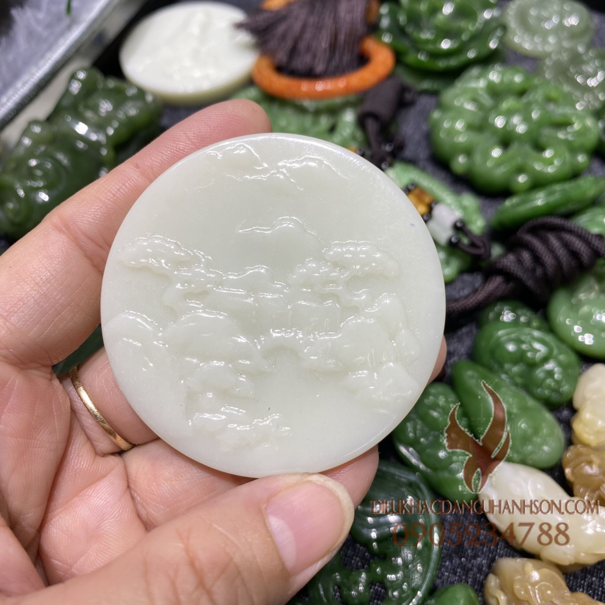 Mặt dây chuyền bức tranh sơn thủy bạch ngọc (Ngọc bích) canada thiên nhiên (Mã sản phẩm: DL93)