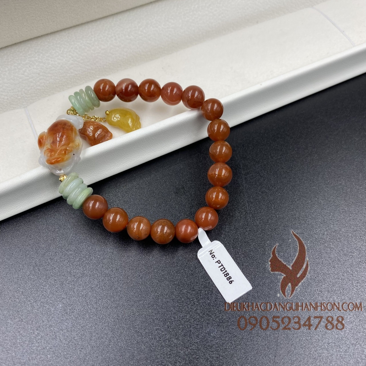 Vòng tay thiềm thừ ngọc cẩm thạch huyết tự nhiên (Mã sản phẩm: VTPK14)