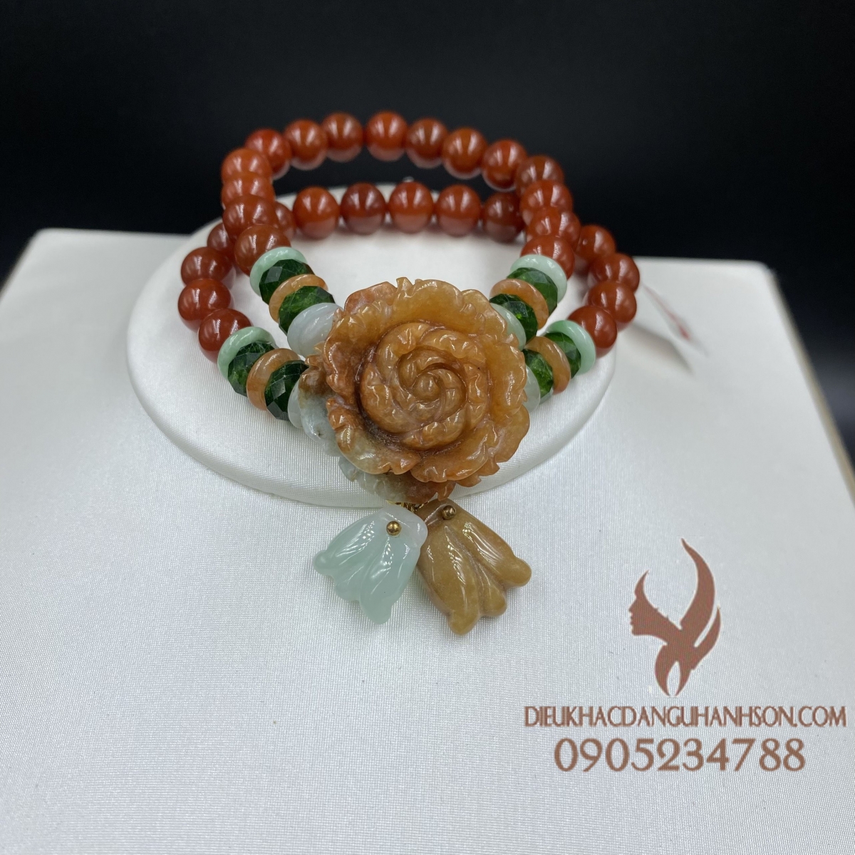 Vòng tay hoa mẫu đơn ngọc cẩm thạch huyết tự nhiên (Mã sản phẩm: VTPK12)