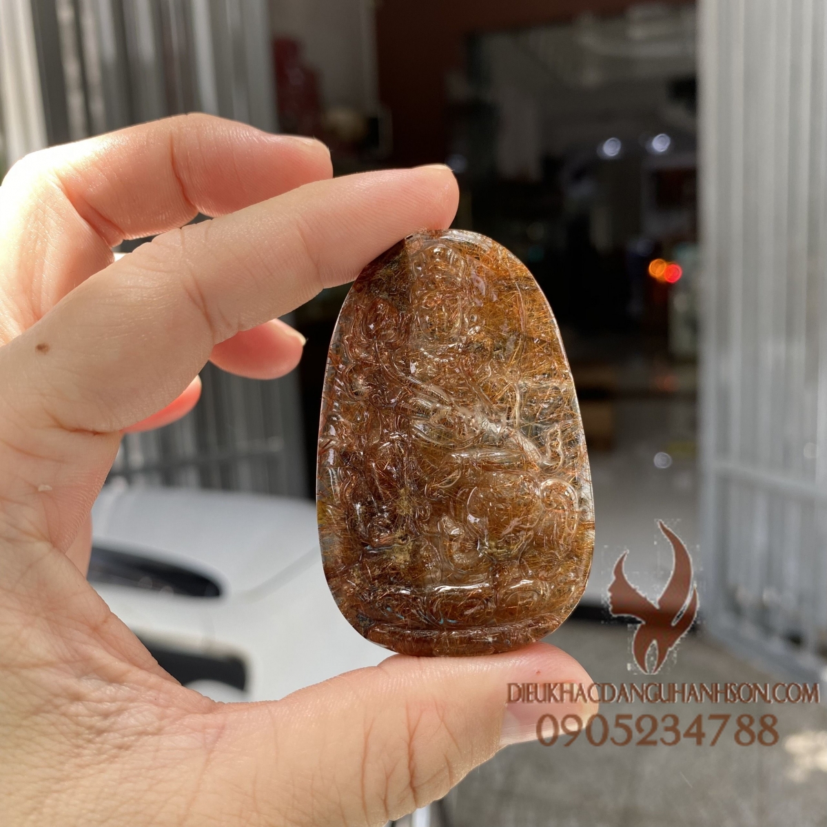 Mặt dây chuyền phật phổ hiền bồ tát cho tuổi Thìn và Tỵ đá thạch anh tóc thiên nhiên (Mã sản phẩm: PH51)