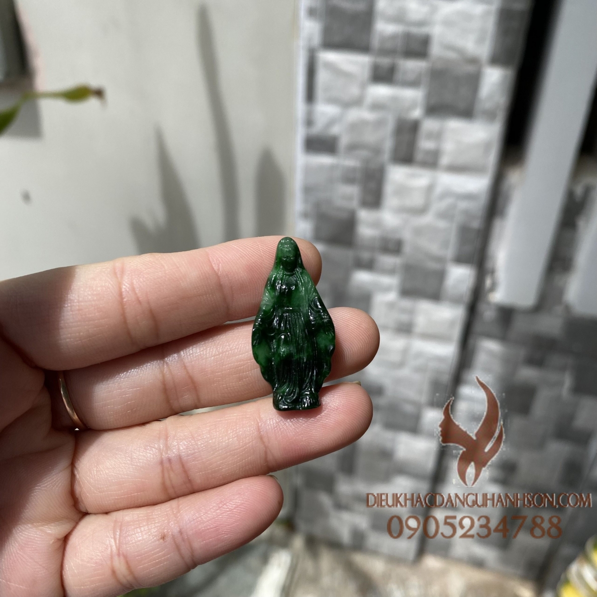 Mặt dây chuyền Đức mẹ ngọc sơn thủy tự nhiên (Mã sản phẩm: CG26)