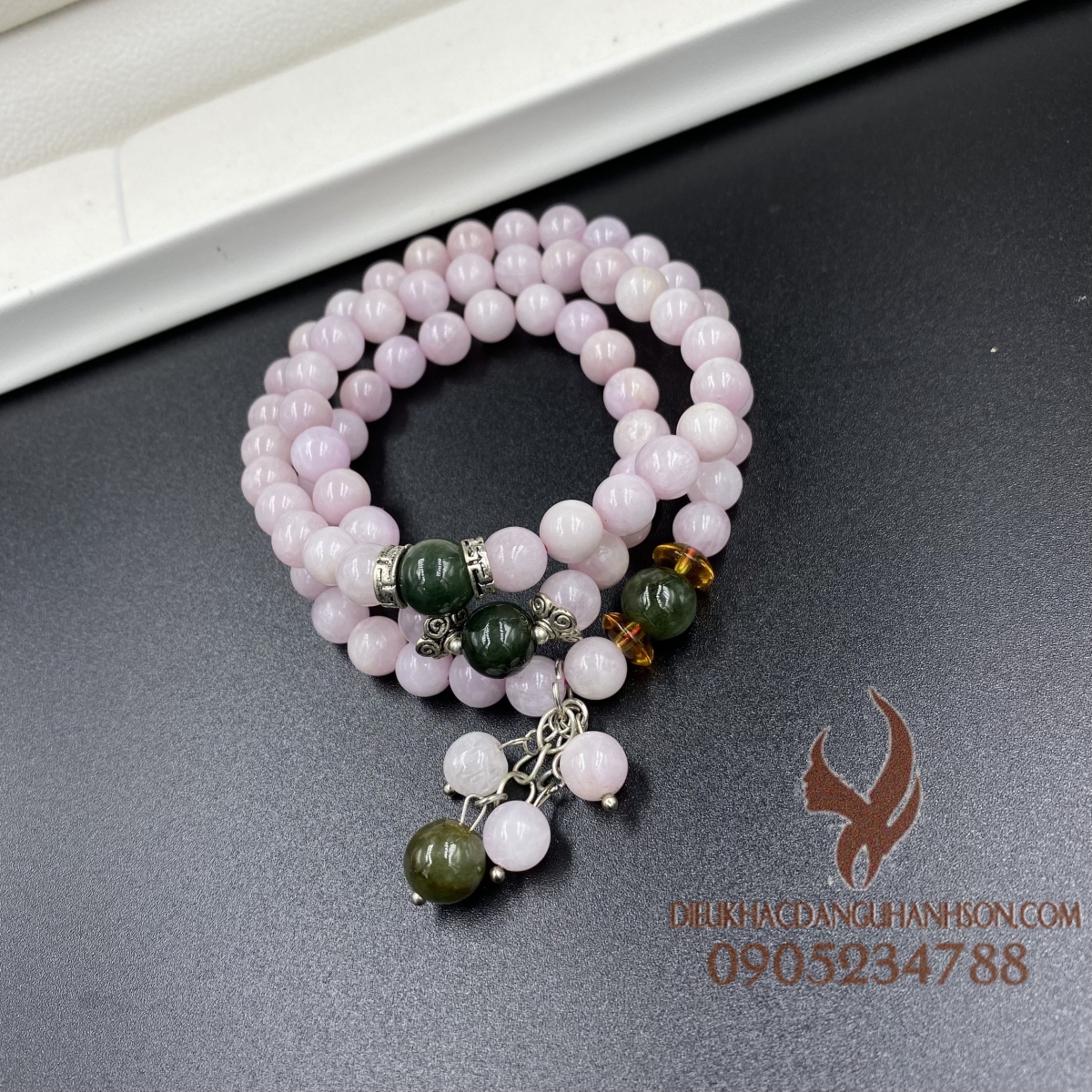 Vòng tay đá kunzite thiên nhiên mix charm (Mã sản phẩm: VTPK17)