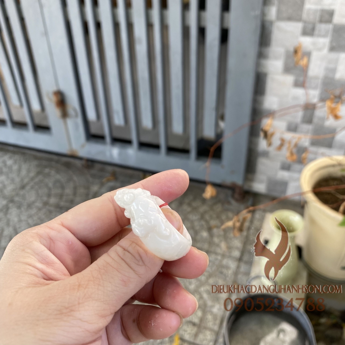 Nhẫn ngọc cẩm thạch thiên nhiên chạm tỳ hưu (Mã sản phẩm: ND09)