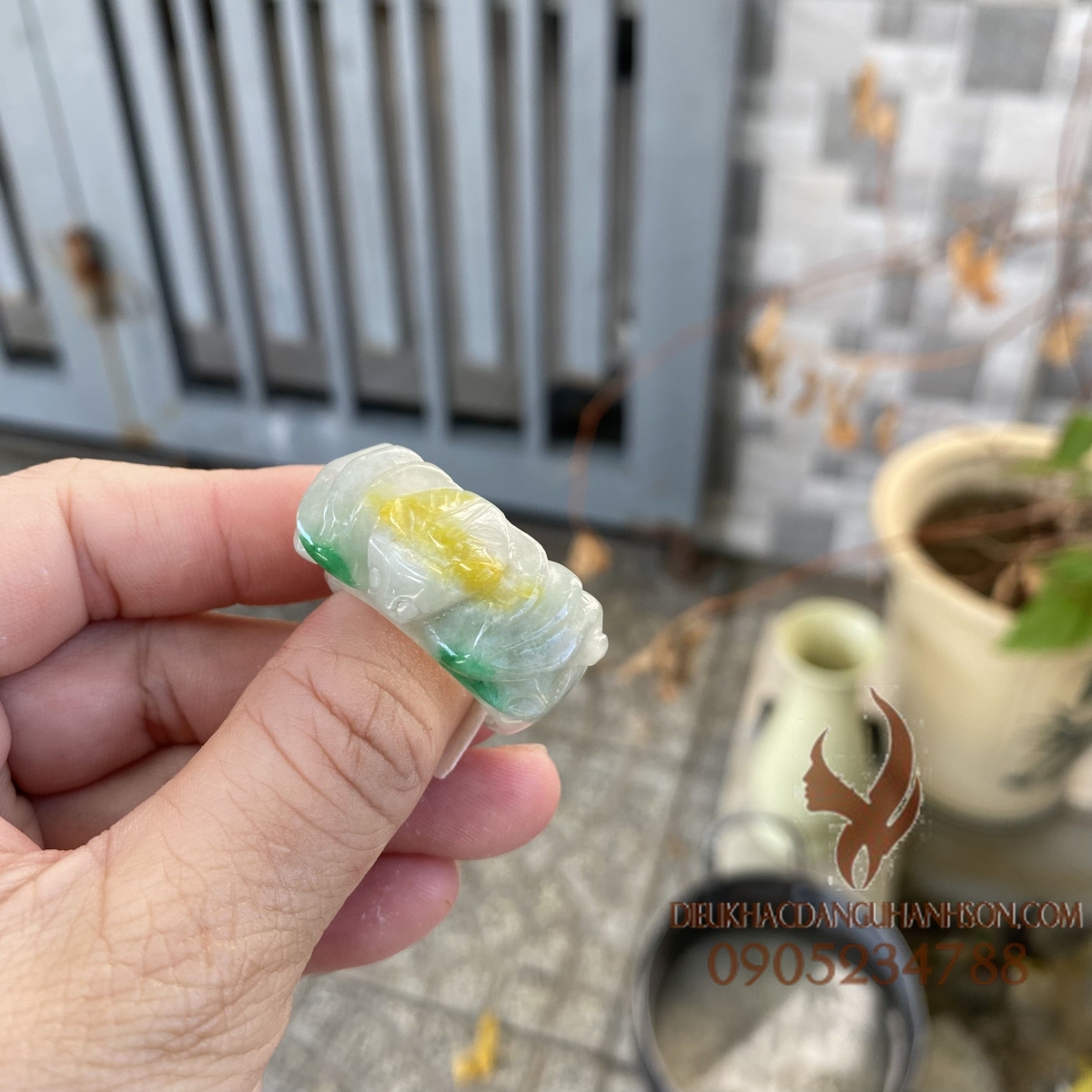Nhẫn ngọc cẩm thạch tứ quý thiên nhiên chạm dơi (Mã sản phẩm: ND10)