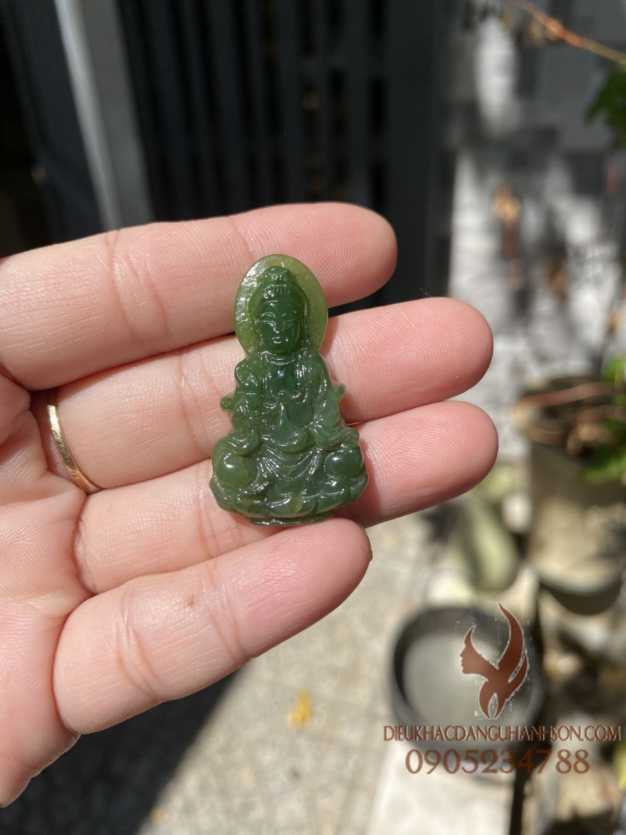 Mặt dây chuyền phật quan âm ngọc bích thiên nhiên (nephrite canada) (QA33)