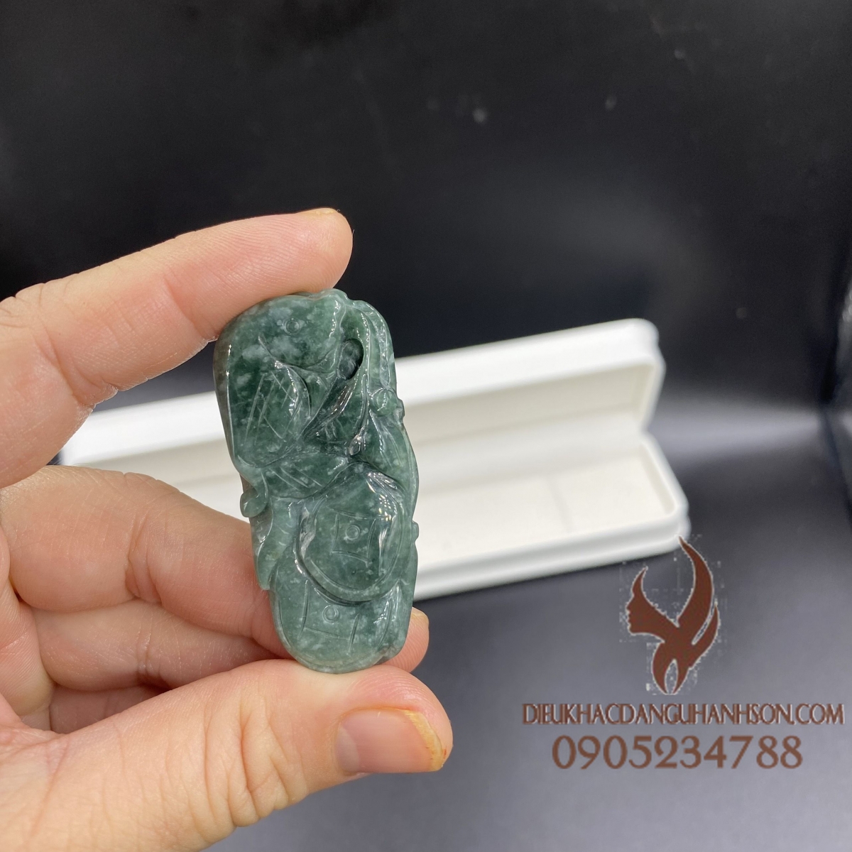 Mặt dây chuyền cá chép cưỡi tiền ngọc cẩm thạch Myanmar tự nhiên (Mã sản phẩm: DQ53)