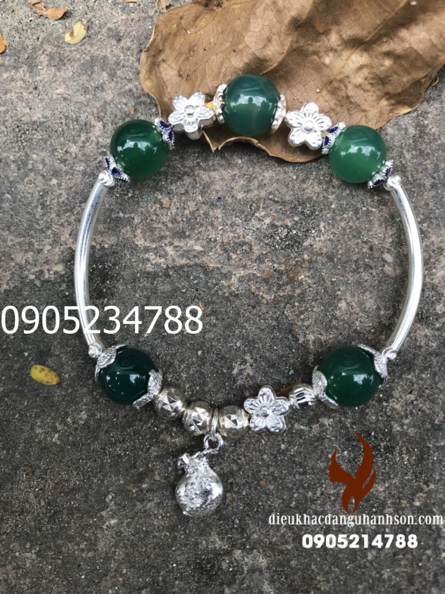 Vòng tay đá mã não tự nhiên mix charm bạc ta nguyên chất VT10