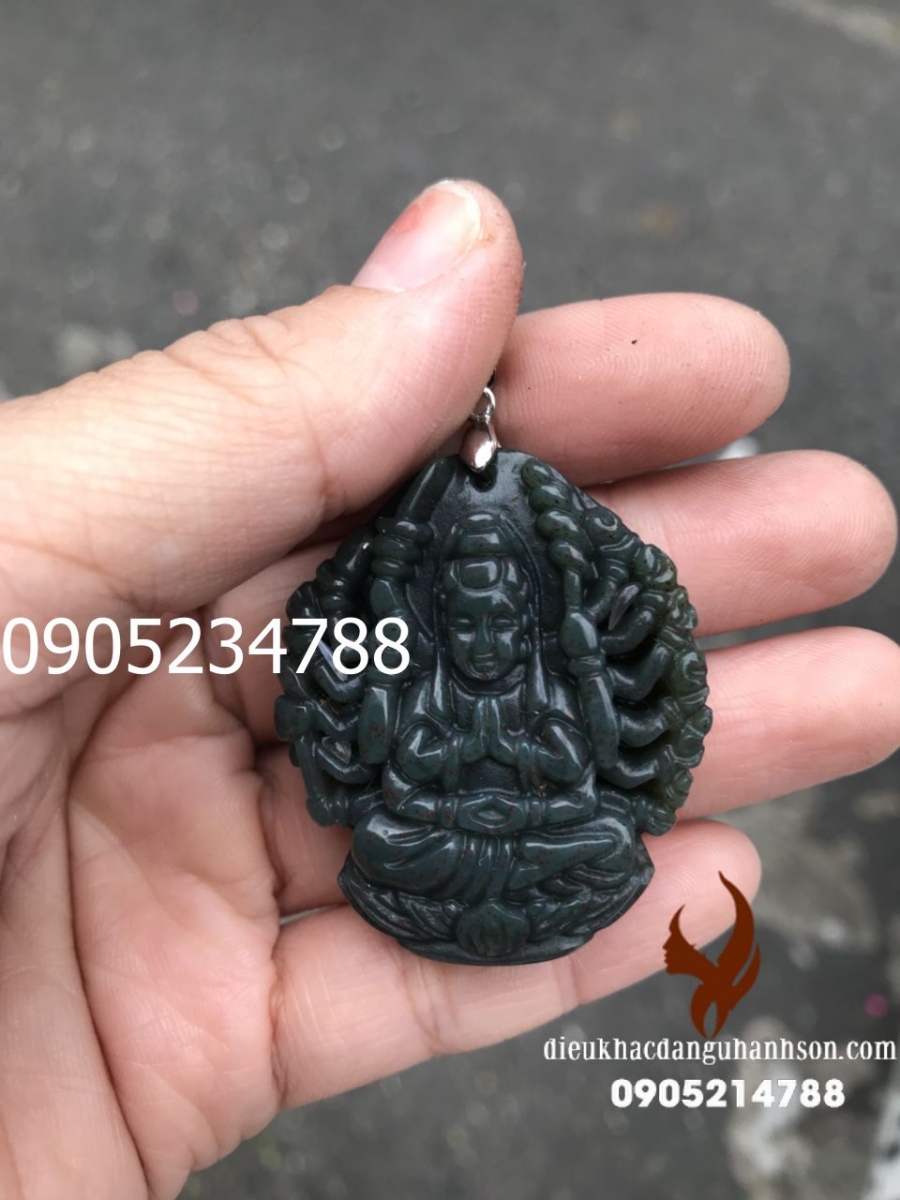 Phật bản mệnh Thiên thủ thiên nhãn cho tuối Tý đá caxedon tự nhiên (Mã sản phẩm: PBM52)