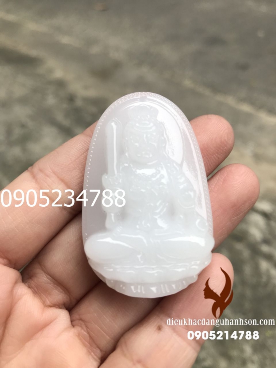 Phật bản mệnh Bất động minh vương cho tuổi Dậu đá thạch anh trắng sữa  (Mã sản phẩm: PBM33)