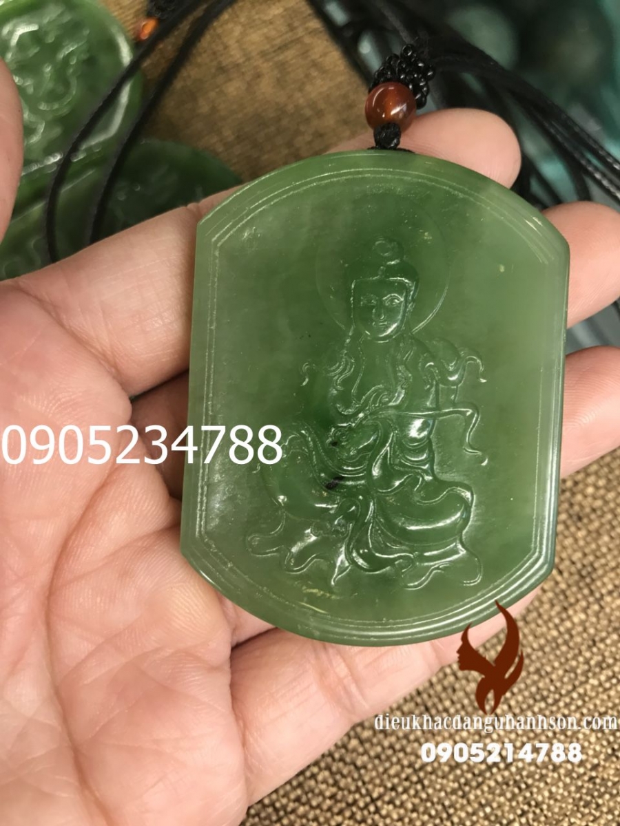 Mặt dây chuyền Quan Âm Ngọc Bích Nephrite tự nhiên  (Mã sản phẩm: QA21)