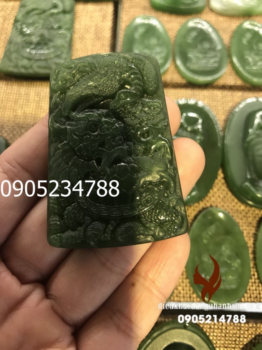Mặt dây chuyền rồng lượn Ngọc Bích Nephrite tự nhiên  (Mã sản phẩm: RP57)