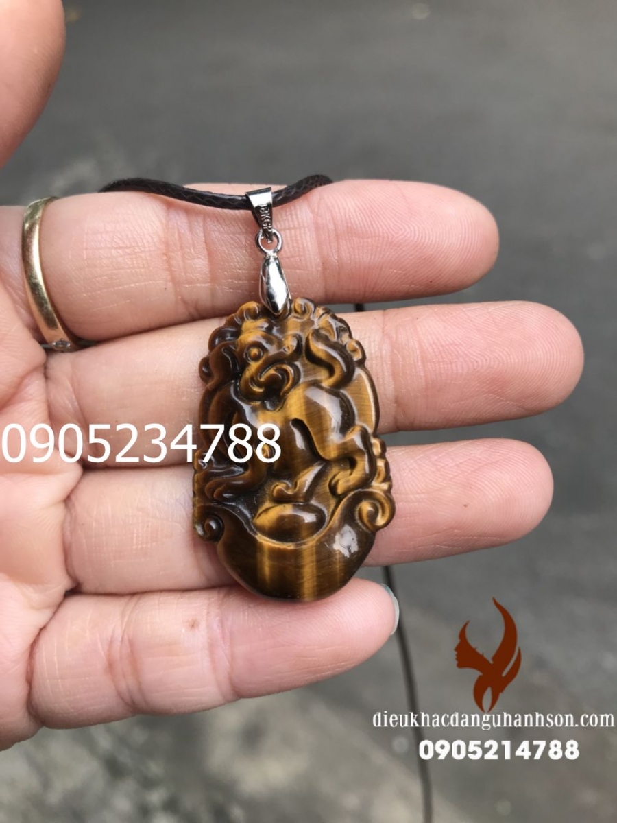 Con giáp Chó (Tuất) Đá mắt hổ tự nhiên CG21