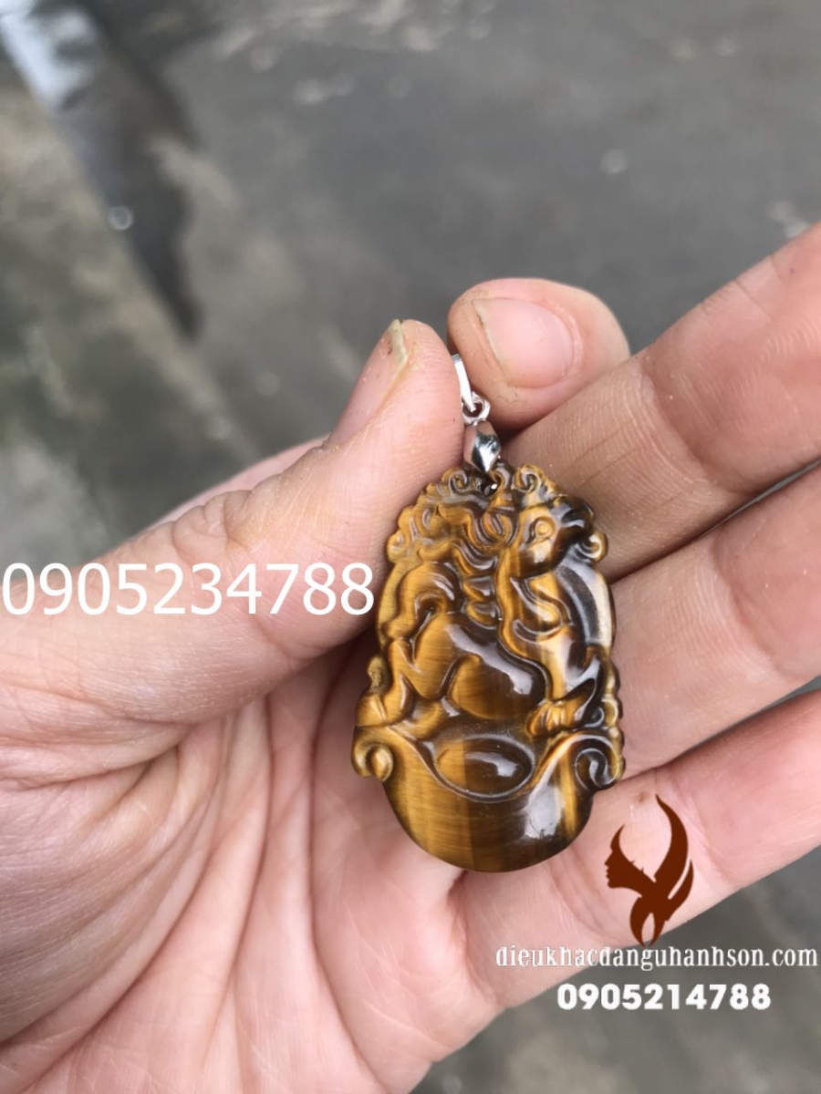 Con giáp Ngựa (Ngọ) Đá mắt hổ tự nhiên CG12