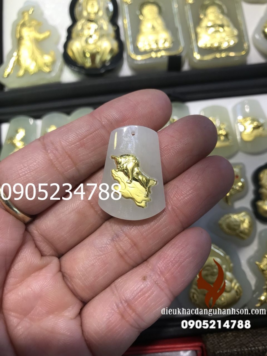 Con giáp Ngưa (Ngọ) Ngọc cẩm thạch xi dát vàng 24k CG10