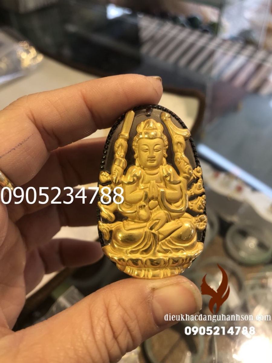 Phật bản mệnh Thiên thủ thiên nhãn thạch anh khói dát vàng cho tuổi Tý PBM85